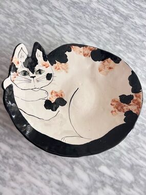 Hand-Painted Calico Cat Ceramic Plater 12”